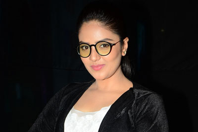 srimukhi-latest-stills-at-mahanubhavudu-pre-release